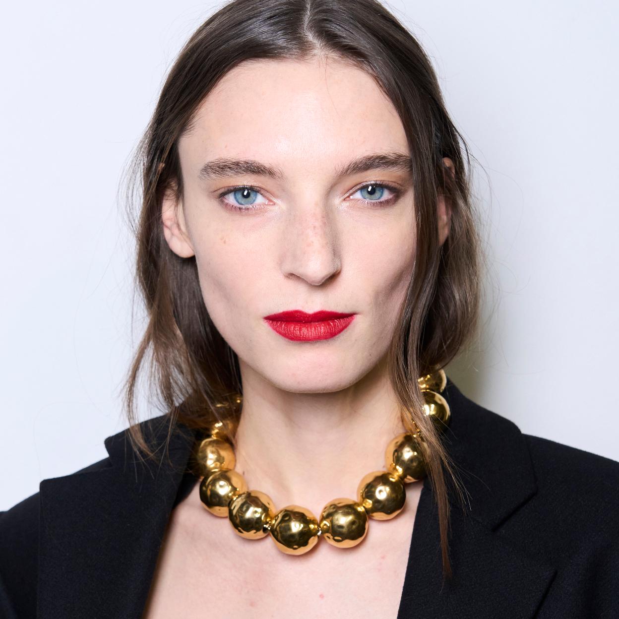 Modelo con piel limpia