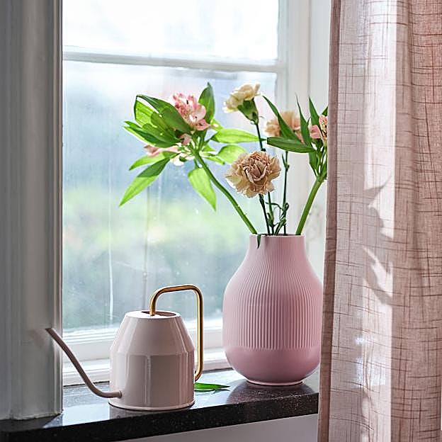 Jarrón Gradvis de IKEA (14.99 euros).