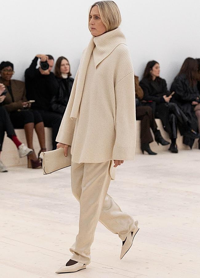 Imagen - Kitten heels en el desfile de Toteme. Foto: Launchmetrics Spotlight.