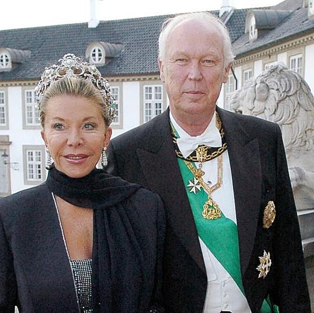 Vittorio Emanuele de Saboya con su mujer, Marina Doria.