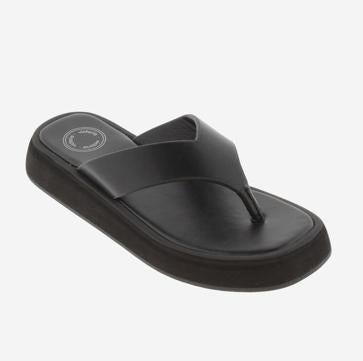 Imagen secundaria 1 - Qué zapatos se llevan en 2024 y cuáles no