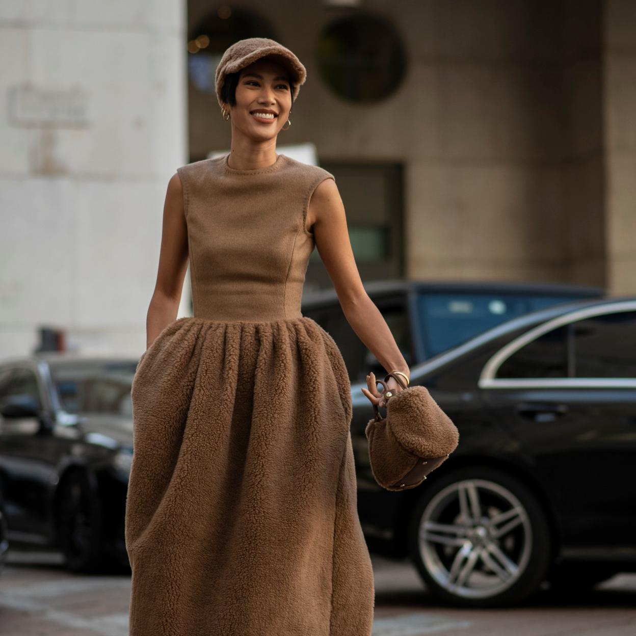 Estos son los vestidos marrones más elegantes de la temporada. 
