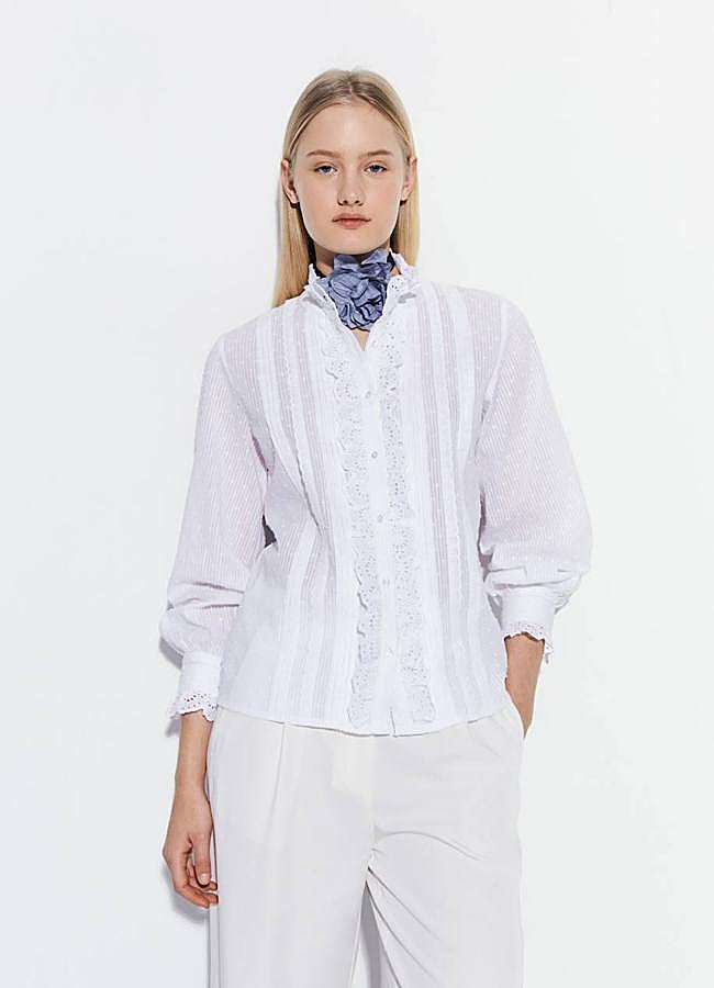 Imagen - Camisa bordada con jaretas