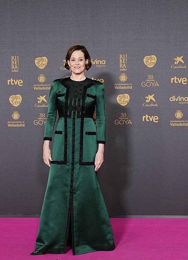 Imagen - Sigourney Weaver con un vestido de Thom Browne. / LIMITED PICTURES