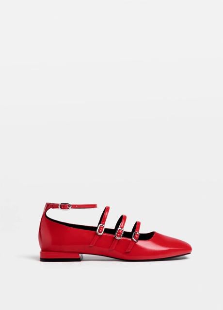 Imagen - Bailarinas rojas de Stradivarius (25,95 euros)