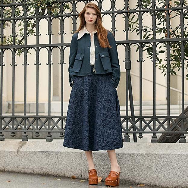 Esta es la falda midi de Sfera que quiere la reina Letizia (y todavía no lo sabe)