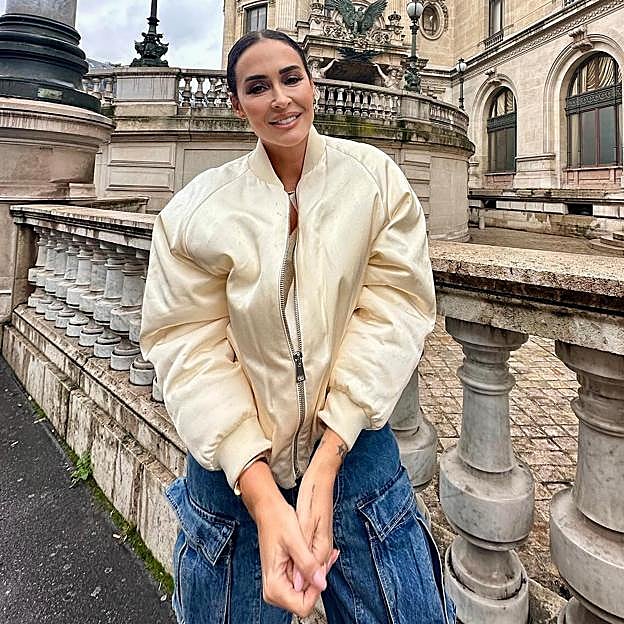 Vicky Martín Berrocal lo confirma: esta bomber de Mango es todo lo que necesitas para rejuvenecer tus looks de entretiempo