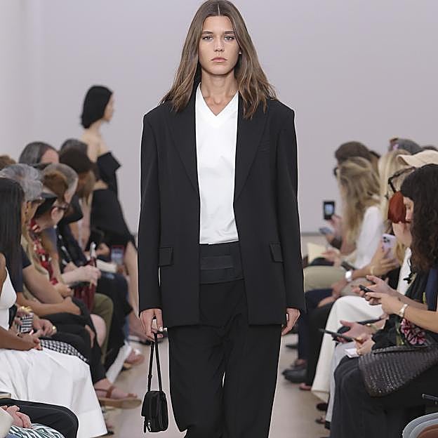 Imagen principal - Desfile de Proenza Schouler en la NYFW.