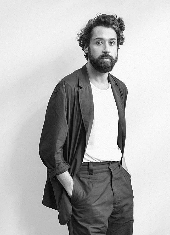 Imagen - Retrato del diseñador Moisés Nieto.