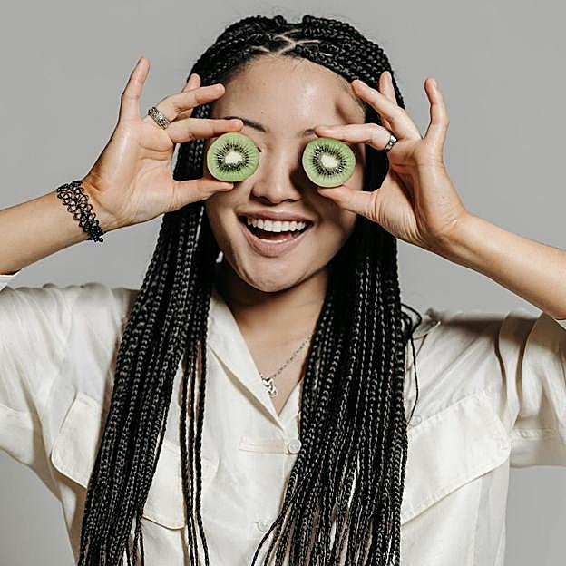 Esta es la fruta que te hace más feliz y despierta tu cerebro, según la ciencia