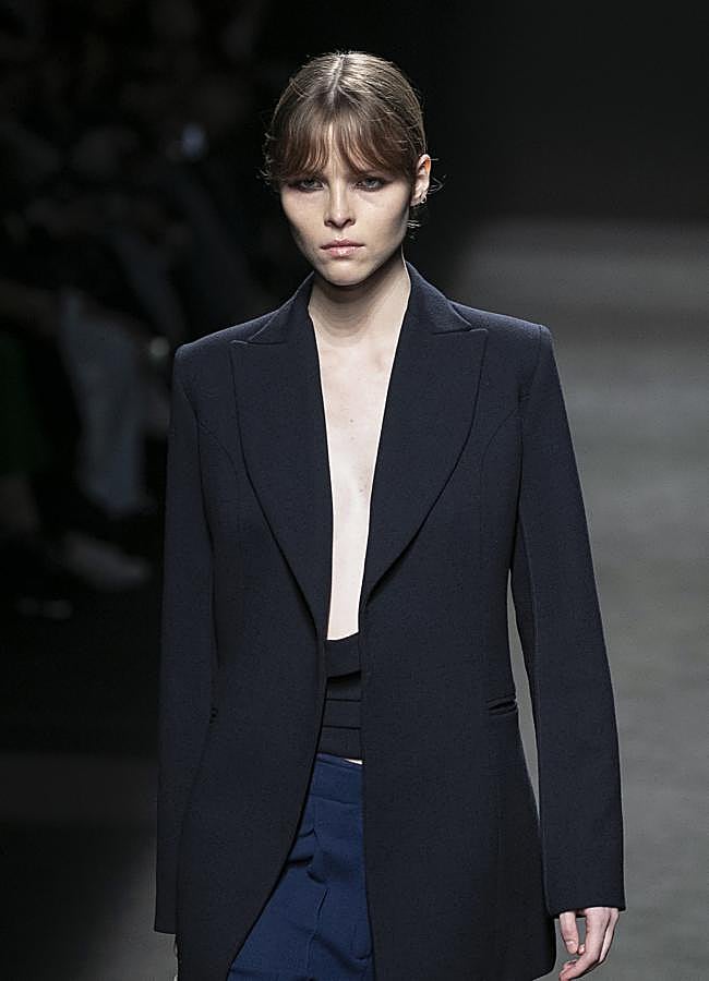 Imagen - Una modelo con flequillo Chung en el desfile de Roberto Torreta.