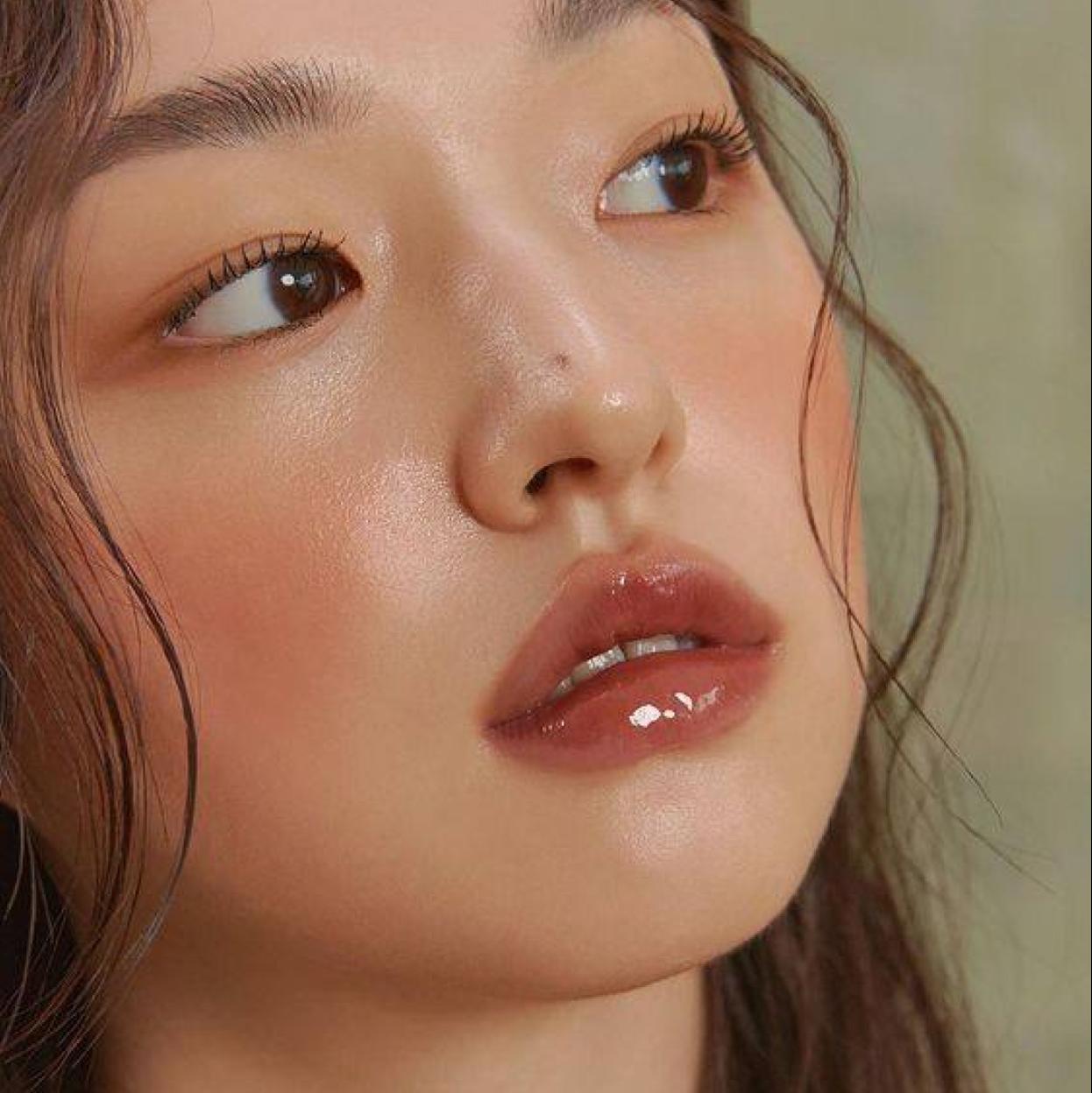 Modelo coreana con tendencia jelly lips