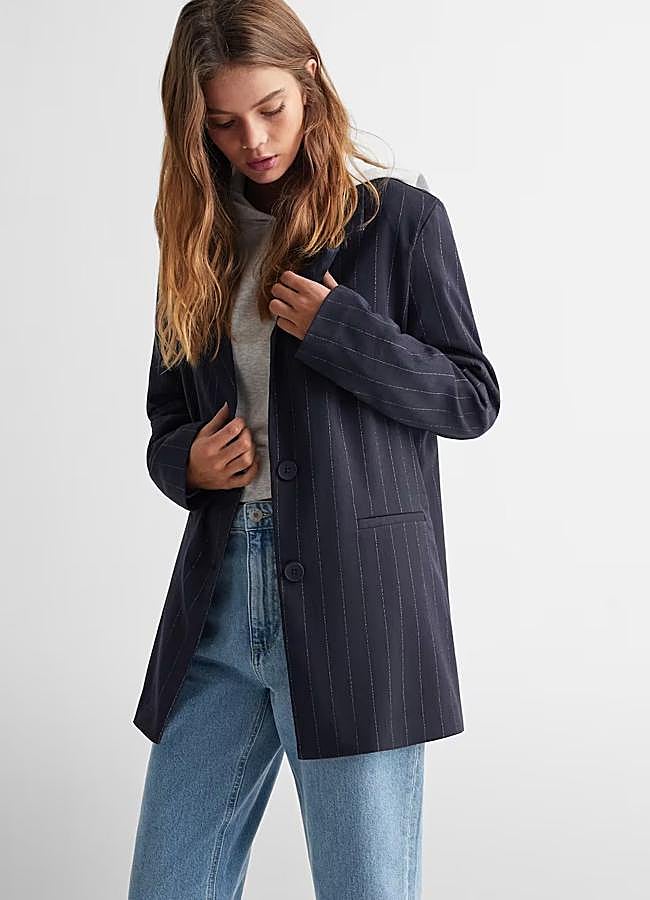 Imagen - Americana de raya diplomática de Mango, 39,99 euros.