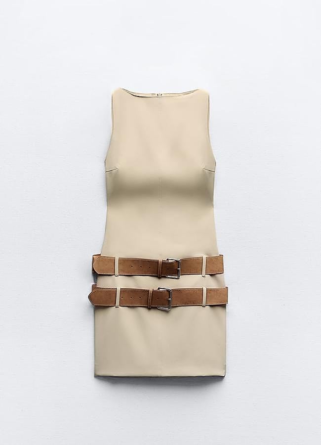 Imagen - Vestido ajustado con cinturones de Zara, 29,95 euros.