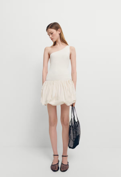 Imagen secundaria 2 - Imagen de pasarela de Carolina Herrera para esta primavera y, fotos de colección de Mango.