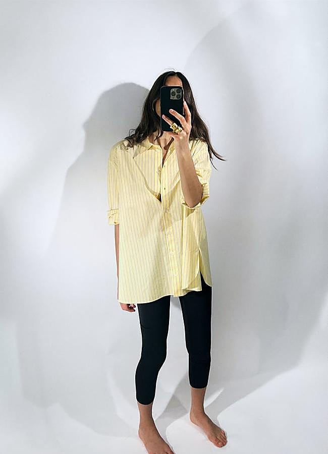 Imagen - Camisa con estampado de rayas de Zara (35,95 euros).