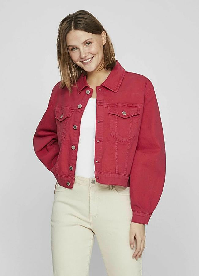 Imagen - Chaqueta roja de Vila, 49,99 euros.
