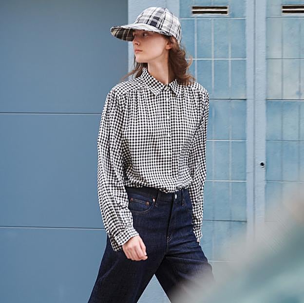 Las prendas básicas más esperadas de Uniqlo vuelven gracias a Clare Waight Keller