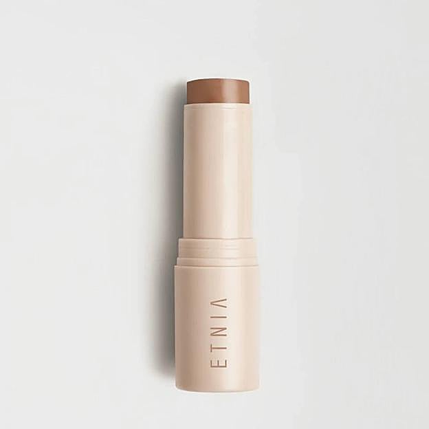 Cinnamon Stick Bronzer de Etnia. Precio: 14,50 euros