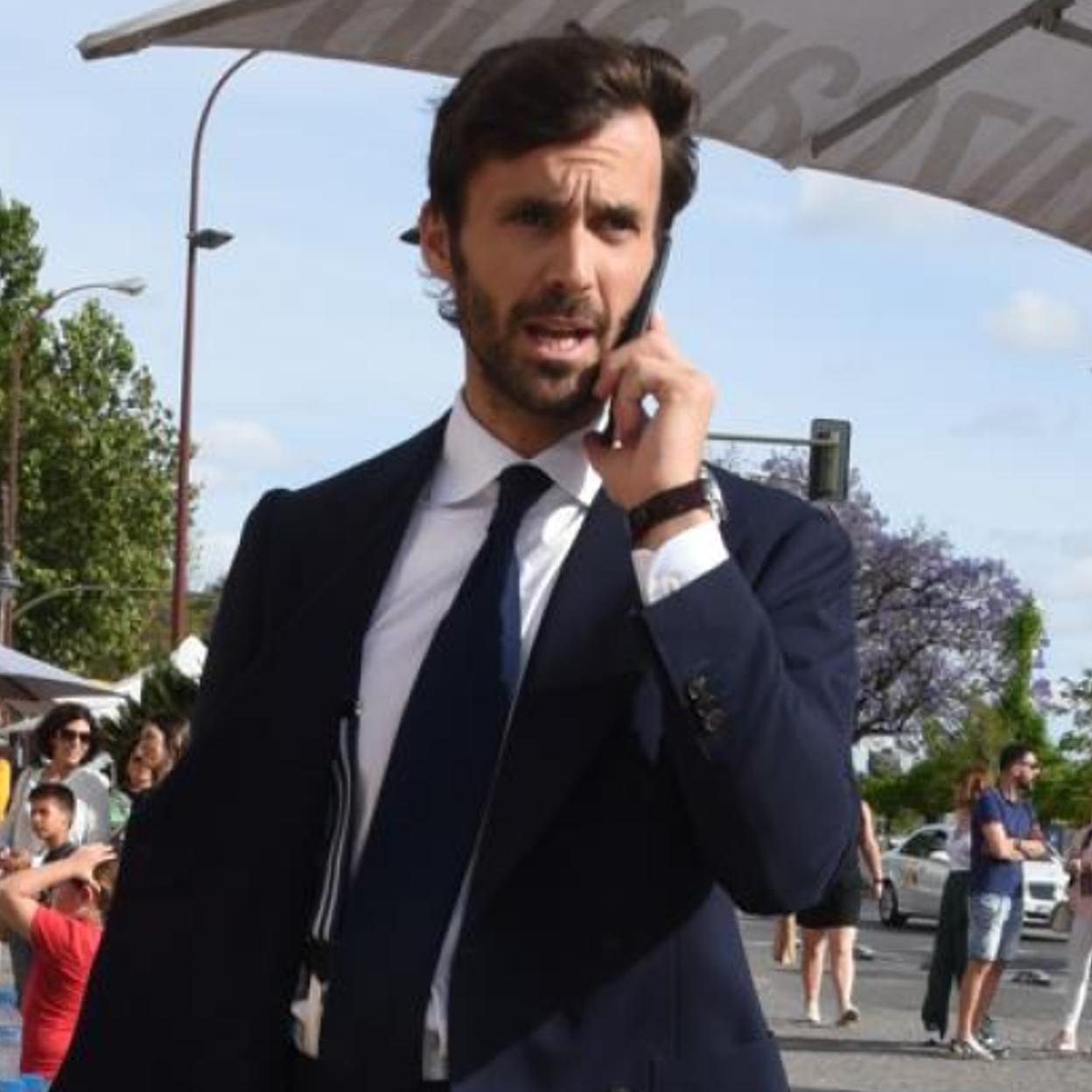 Enrique Solis, en una calle de Sevilla.