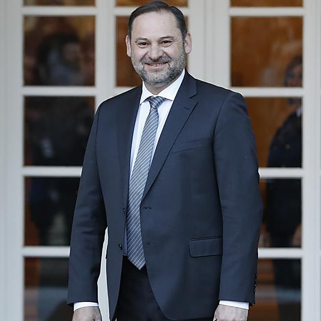 José Luis Ábalos, más allá de la política: un padre torero, tres bodas, cinco hijos y sus momentos personales más delicados