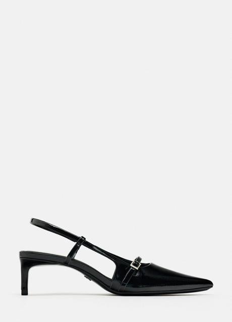 Imagen - Zapatos negros de Zara (29,99 euros)