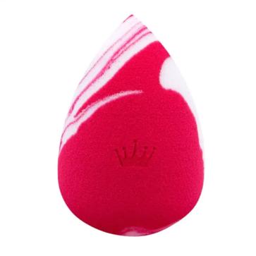 Imagen secundaria 1 - Labios maquillados con corrector: vuelve la tendencia que aporta jugosidad y volumen