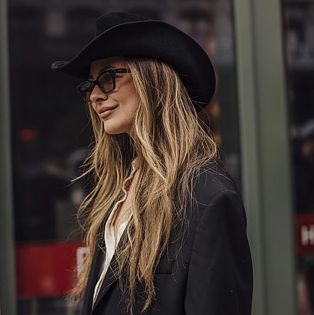 Imagen principal - Cómo llevar el estilo cowboy, la tendencia que está de vuelta