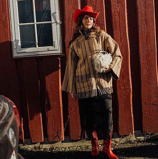 Imagen principal - Cómo llevar el estilo cowboy, la tendencia que está de vuelta