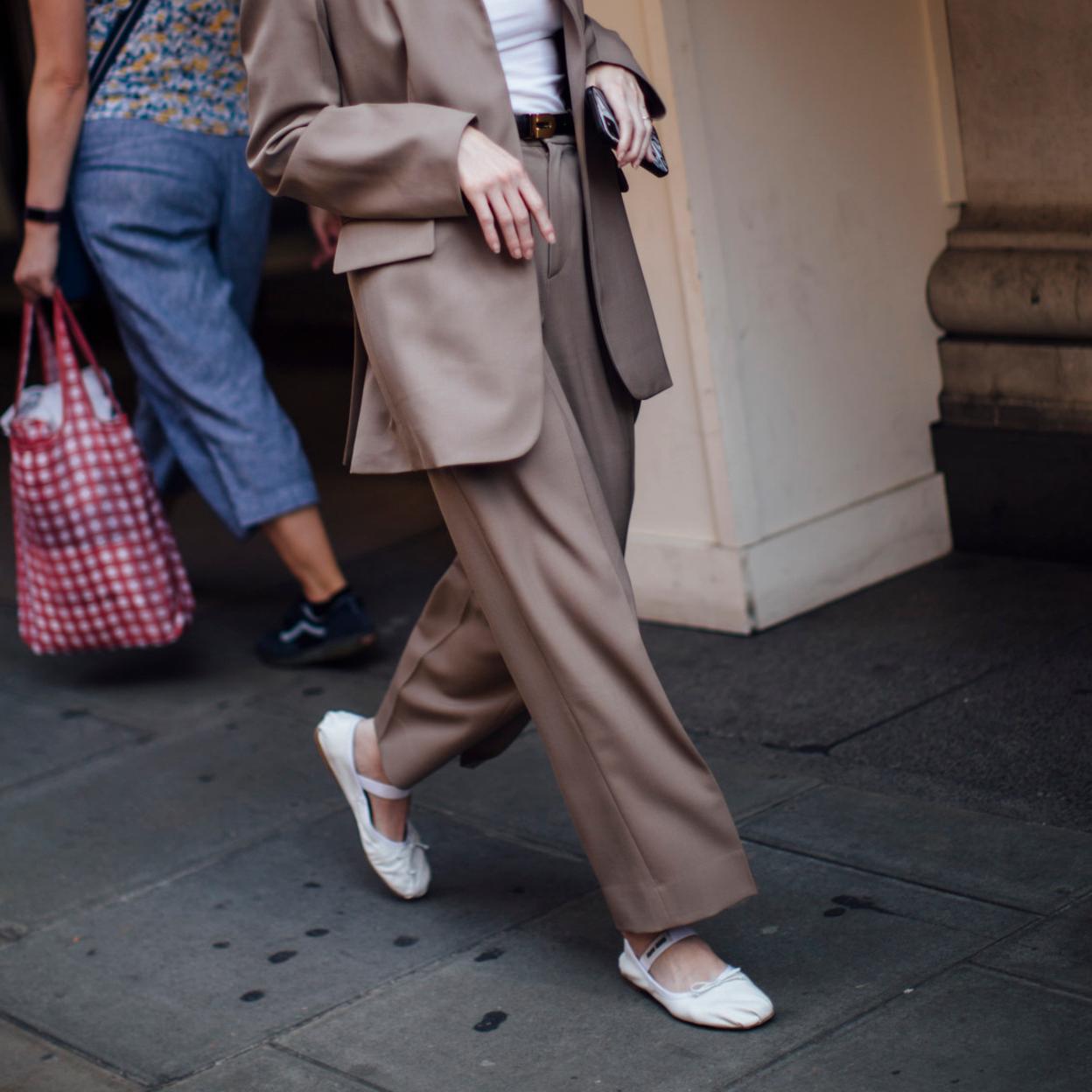 Bailarinas en color beige.