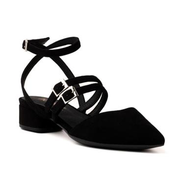 Imagen secundaria 1 - Las distintas posibilidades que tiene uno de los modelos de zapato con tacón intercabiable de Nothink Shoes.