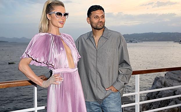 Paris Hilton también tiene coach.