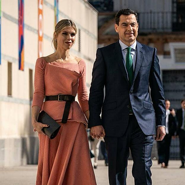 Manuela Villena, vestida de Roberto Diz para Inés Domecq. 
