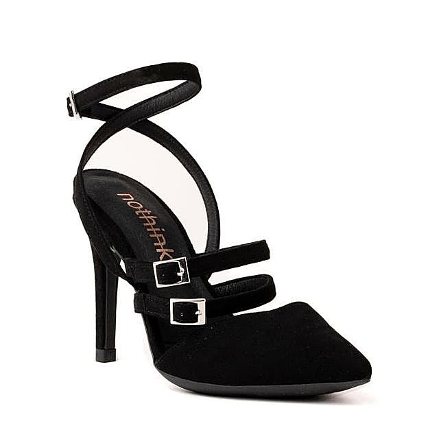 Imagen principal - Las distintas posibilidades que tiene uno de los modelos de zapato con tacón intercabiable de Nothink Shoes.