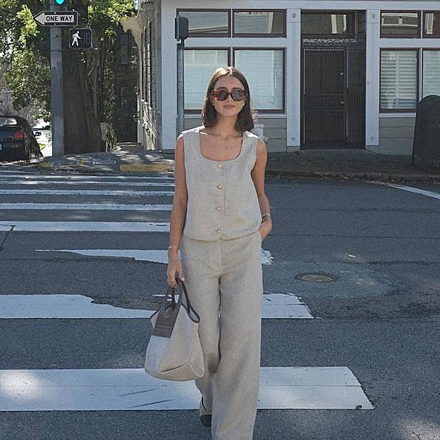 Si no sabes qué ponerte, estos conjuntos minimal que llevan las chicas de Instagram serán tu mejor solución