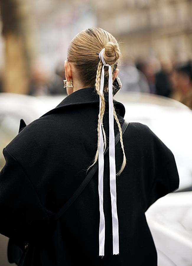 Imagen - Peinado con moño y trenzas. Launchmetrics spotlight