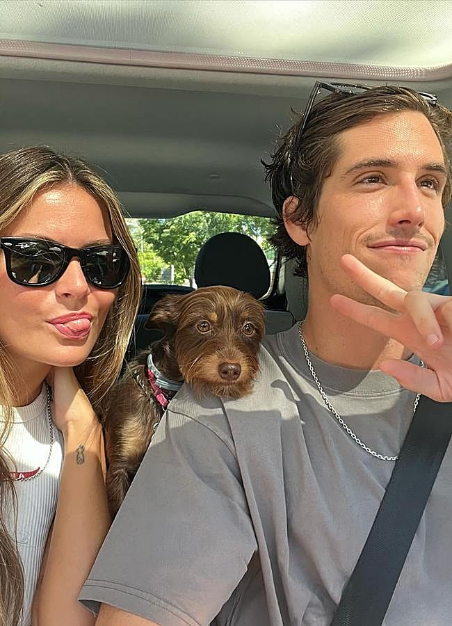 Imagen - Nacho Aragón y Bea Gimeno con su perrito Nutella. / INSTAGRAM