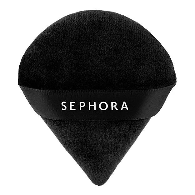 Brocha triangular de Sephora.