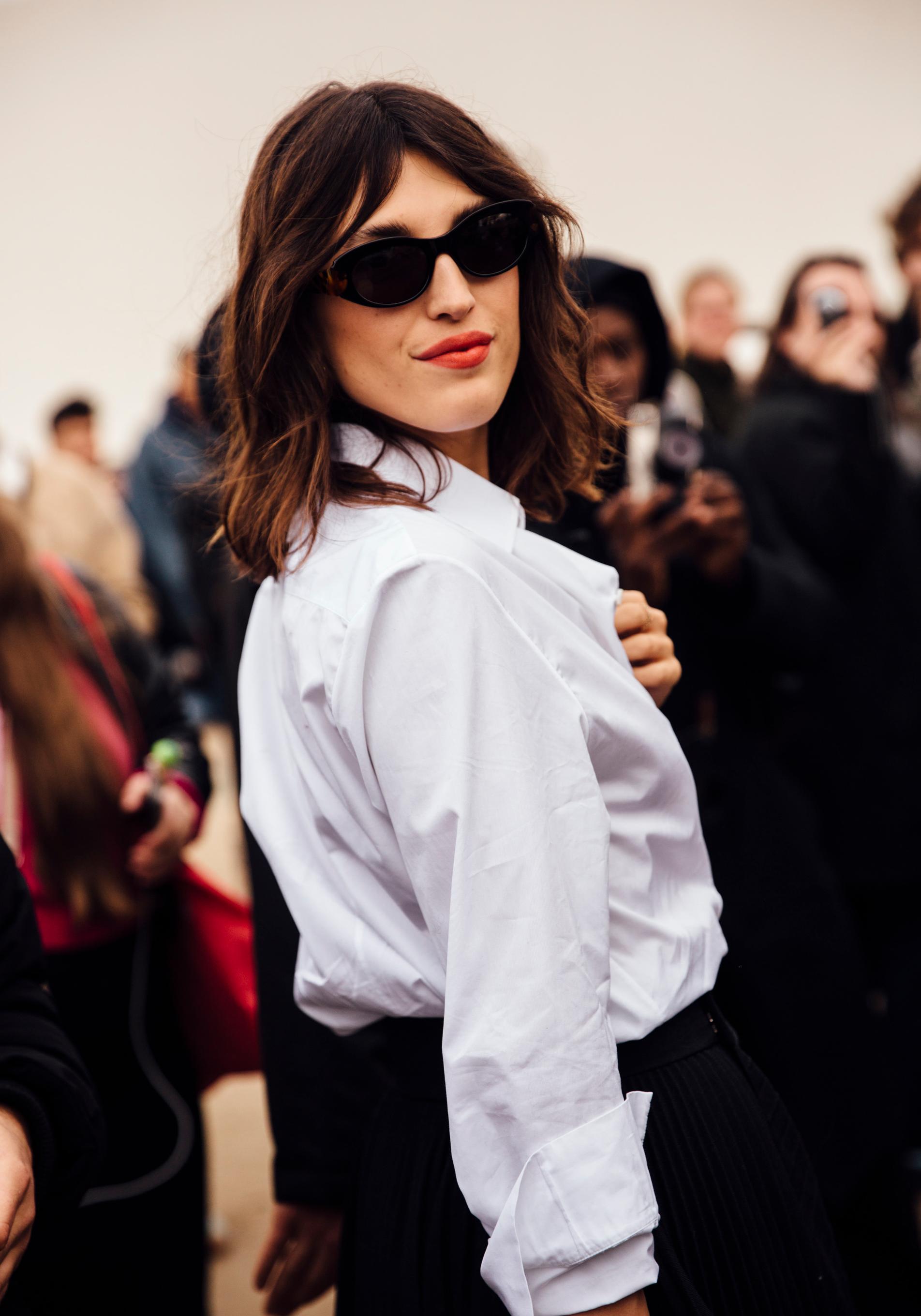 La influencer y diseñadora Jeanne Damas en la Semana de la Moda de París.