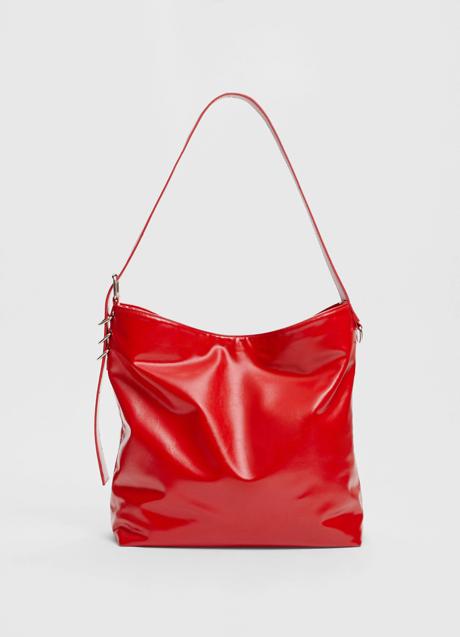 Imagen - Bolso rojo de Stradivarius (22,99 euros)