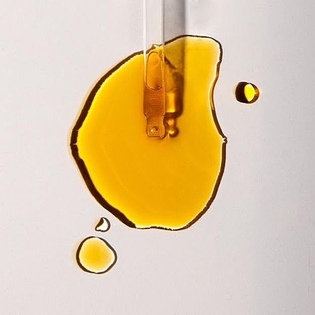 Así es el aceite facial de Emily Blunt.