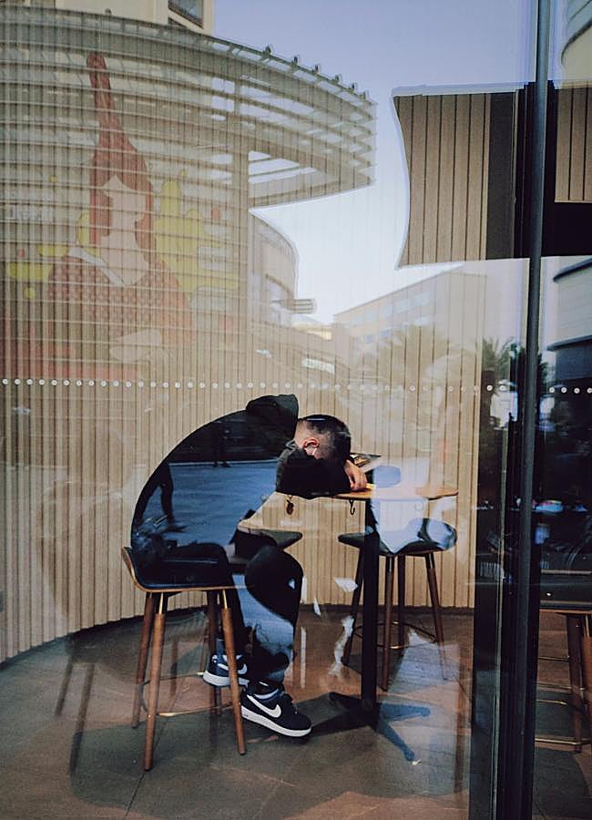 Imagen - Descansar tras la comida antes estaba mal visto, ahora no tanto. / Chroki Chi-Unsplash