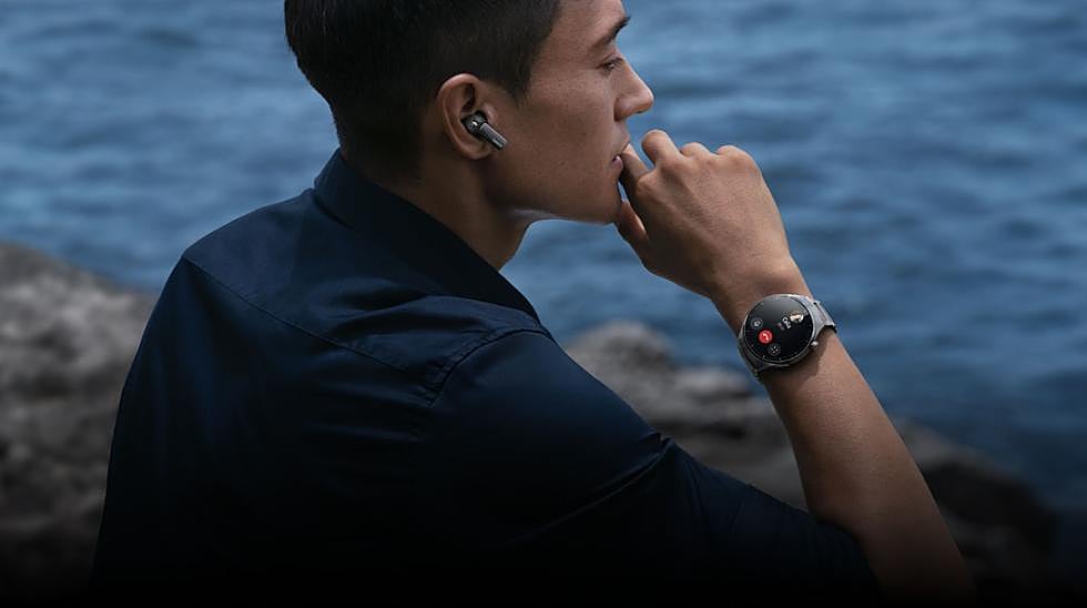 El nuevo HUAWEI WATCH 4 Black, con FreeBuds 5i de regalo.