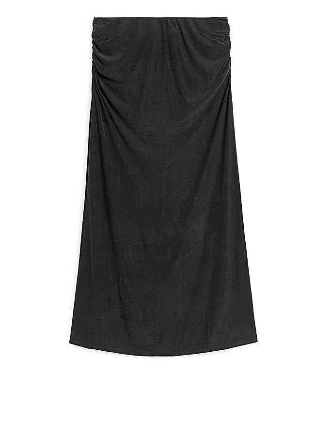 Imagen - Falda negra de Arket, 69 euros.