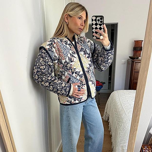 Las chaquetas acolchadas son la prenda estrella de la primavera, y si son estampadas, mejor