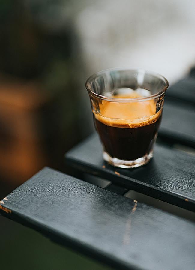 Imagen - Uno de los mayores placeres de un buen café es la crema de la parte superior, que ahora puedes hacer en tu casa. / Nathan Dumlao