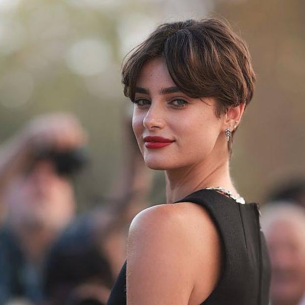 Corte de pelo garçon con flequillo cortina