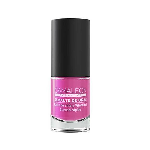 Esmalte de uña rosa
