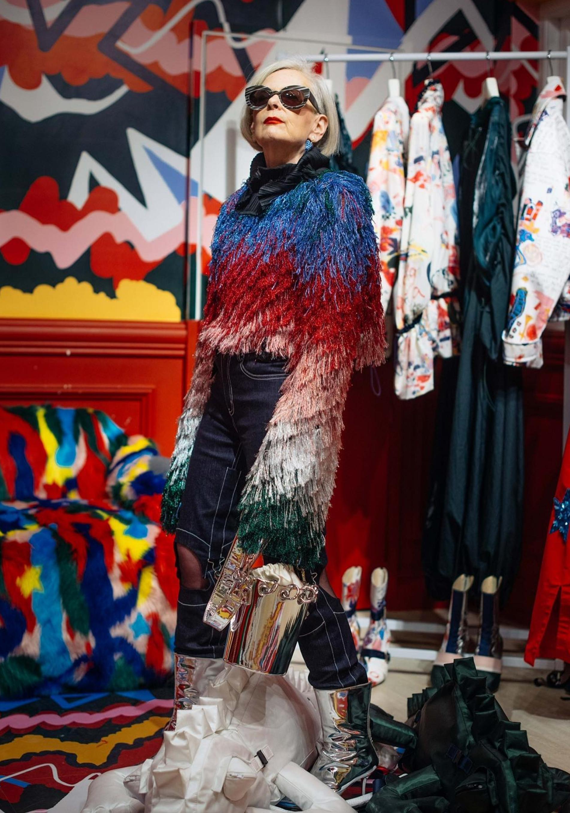 La influencer silver Lyn Slater (más conocida como Accidental Icon) acumula casi 800.000 seguidores en Instagram.