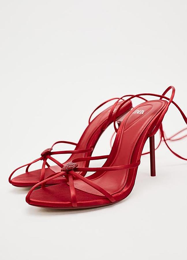 Imagen - Sandalias de cuerda con detalles de corazón de Zara (39,95€)